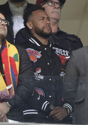 ¡Bien acompañado! Neymar llega al Arena do Gremio para apoyar a Brasil ante Paraguay