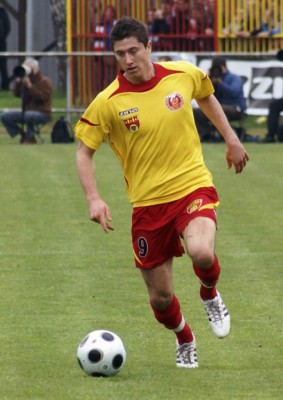 La temprana edad en la que debutaron los grandes futbolistas de la actualidad