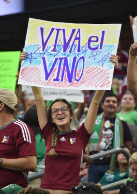 FOTOS: México y Venezuela ponen la belleza y colorido en las gradas