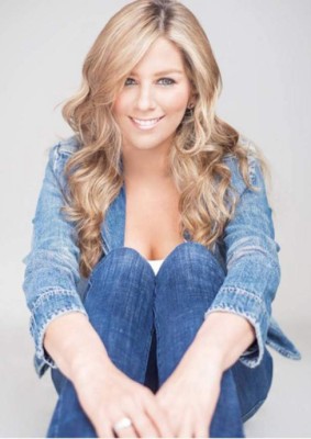 Andrea Guerrero, la bella periodista que se emocionó al entrevistar a James Rodríguez