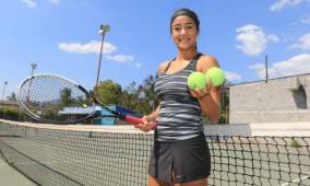 Daniela Corina Obando es actualmente la mejor tenista que tiene Honduras. Apenas tiene 18 años de edad y un futuro brillante. FOTOS: Ronal Aceituno.