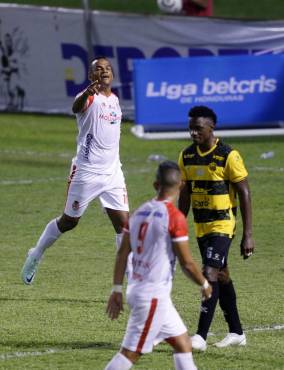 Rony Martínez esta noche marcó un doblete ante el Real España.