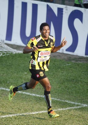 Top: Los 12 equipos en los que ha jugado Carlo Costly a lo largo de su carrera&nbsp;&nbsp;