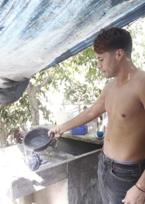 A futbolista argentino le ha tocado vivir en un bordo de San Pedro Sula