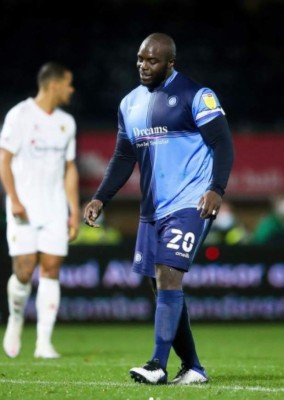 El calvario que vive Adebayo Akinfenwa, el futbolista de más de 220 libras: 'Me está matando'