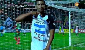 El delantero salvadoreño Nelson Bonilla festejó de esta forma su segundo gol conseguido en la liga portuguesa.