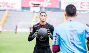 El arquero Patrick Sequeira entrenando con el Deportivo Saprissa la temporada anterior.