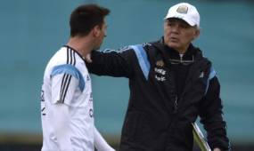 El entrenador Alejandro Sabella vuelve a defender el papel que Messi hizo en el Mundial.