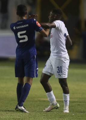 FOTOS: Semifinales de patadas, gritos, insultos y golpes en Honduras