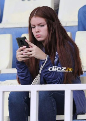 ¡Mamitas! Las chicas bellas que adornaron partidos de Liga Nacional de Honduras