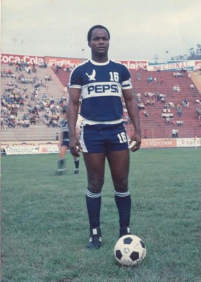 La vida y carrera de Gilberto Yearwood en imágenes