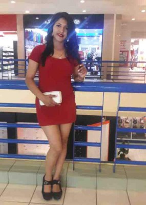 La guapa Policía que combina su trabajo dando seguridad y jugando al fútbol