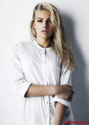 ¡Hizo un Casillas! Zinchenko besa en plena entrevista a Vlada Shcheglova, reportera ucraniana