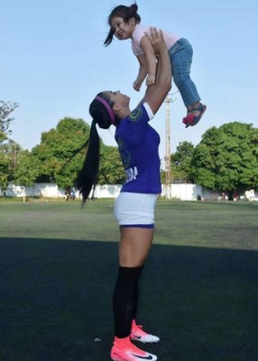 Ana Miranda, la guapísima futbolista que levanta suspiros en El Salvador