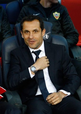 Barcelona goleó 4-0 a Almería y sigue firme hacia el título