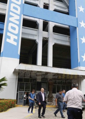 Delegación australiana visitó el estadio Olímpico y así lo encontró