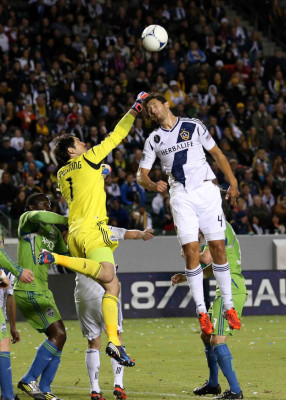 Galaxy manda goleado a casa al Seattle