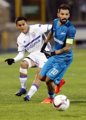 El emotivo festejo de Najar tras la clasificación a octavos en la Europa League