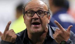 Jhonny Chaves no ocultó su tristeza por la derrota sufrida ante el Olimpia. (Foto: Nación)