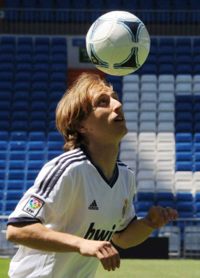 Luka Modric, presentado en el Bernabéu por Real Madrid