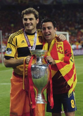 La carrera de Pirlo y Xavi en imágenes