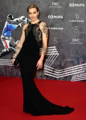 La mujer de Figo y las bellas deportistas que deslumbraron en la gala de los Premios Laureus