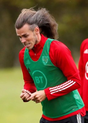Es irreconocible: Gareth Bale muestra su verdadero 'look' en la selección de Gales