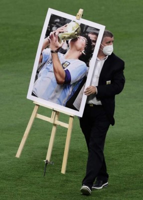 Boca Juniors marca un golazo y se lo dedican a Dalma: la hija de Maradona llora en el palco de La Bombonera