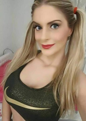 ¡INFARTANTE! Conocé a Francesca Cipriani, la aficionada más sexi de Italia