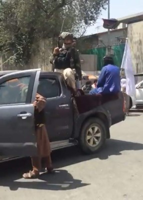 Dolorosa realidad en Kabul: así lucen las calles de la ciudad por el nuevo régimen talibán; las mujeres son borradas