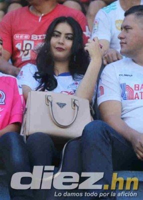 No se vio por tv: El show de Héctor Vargas y el papelito de Isabel Zambrano