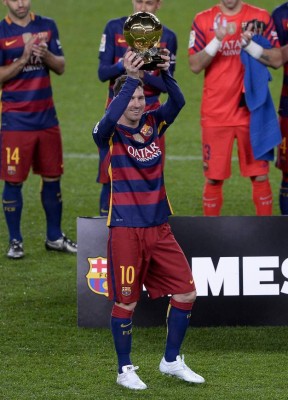 Así fue el homenaje del Camp Nou a Lionel Messi tras ganar su quinto Balón de Oro