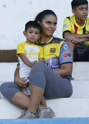 ¡BELLEZAS! Las lindas chicas que engalanaron el clásico sampedrano