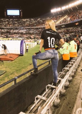 Melisia, la cantante argentina fanática del River Plate
