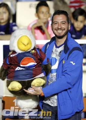 ¡Ambientazo en clásico capitalino entre Motagua y Olimpia!