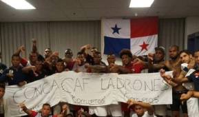 Los jugadores panameños tras ser eliminados por errores arbitrales en la Copa Oro 2015.