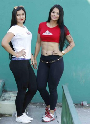 ¿Quién es la chica de rojo que engalanó el inicio de la jornada de Liga Nacional?