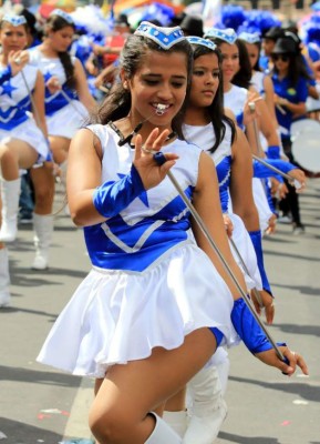 FOTOS: Las bellas chicas que adornan las fiestas patrias de Honduras