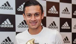 El mediocampista José Miguel Cubero volverá al fútbol de Europa.