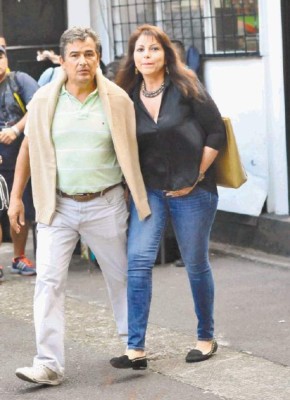 Las elegantes y preparadas esposas de grandes técnicos en el mundo