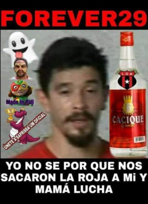 ¡Memes para morir de risa! Jonathan McDonald fue héroe y villano del clásico tico