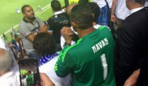 El padre de Keylor Navas festejó a lo grande el título obtenido por el Real Madrid. (Foto: Cortesía)