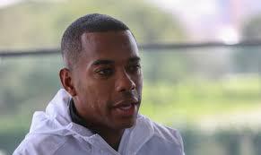 Así es la vida de Robinho en la cárcel: su actitud con los otros prisioneros, arregla televisores y juega fútbol con tacos prestados