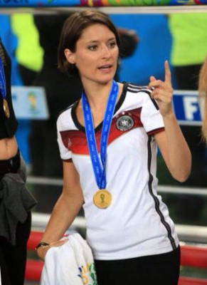 Novias y esposas que no conocías de grandes estrellas del fútbol