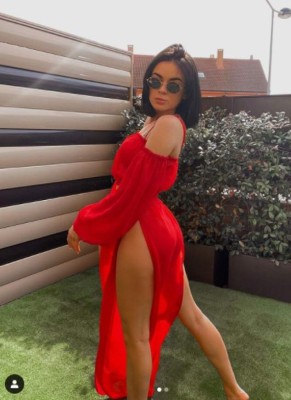 Futbolista del Real Madrid estalla las redes tras casarse con sexi influencer... ¡y en ropa deportiva!