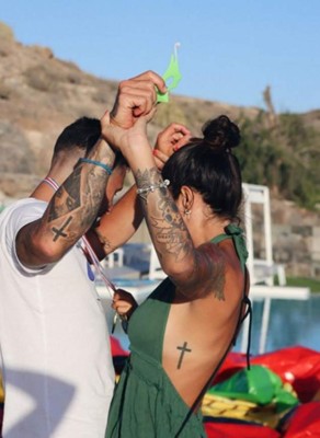 Las 10 cláusulas del contrato matrimonial que puso una sexy influencer a futbolista español