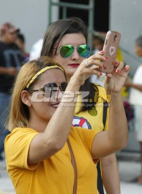 ¡BELLEZA! La jornada de la Liga sobresale por las lindas chicas en los estadios