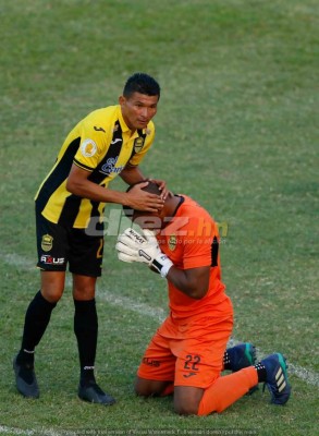 FOTOS: ¡Patadas, empujones, codazos y peleas que dejó el clásico sampedrano!