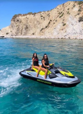 Picantes fotos: Ganaron la Eurocopa y se llevaron a sus infartantes mujeres de vacaciones