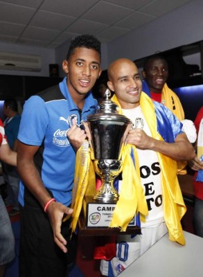 El álbum del 'Choco' Lozano: De tocar el tambo en barrio el Patrol al Tenerife